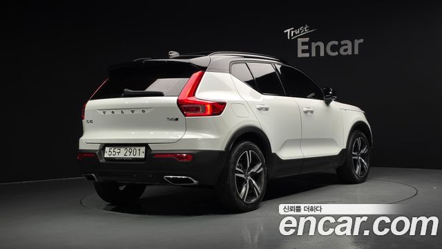 Volvo XC40 T4 R-Design 2019 — фото 2
