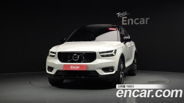 Volvo XC40 T4 R-Design 2019 — фото 3