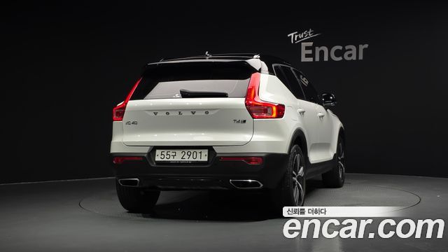 Volvo XC40 T4 R-Design 2019 — фото 4