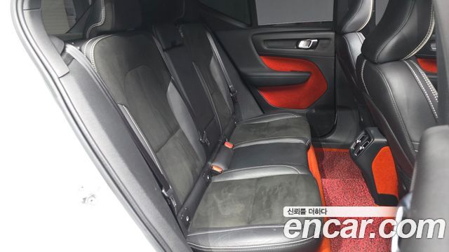 Volvo XC40 T4 R-Design 2019 — фото 16