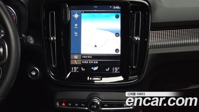 Volvo XC40 T4 R-Design 2019 — фото 18