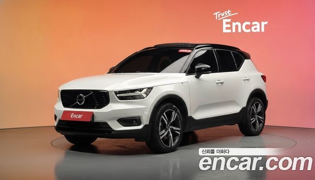 Volvo XC40 T4 R-Design 2019 — фото 1