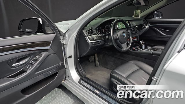 BMW 5 Series (F10) 520d Luxury 2014 — фото 11