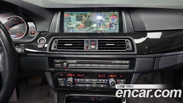 BMW 5 Series (F10) 520d Luxury 2014 — фото 14
