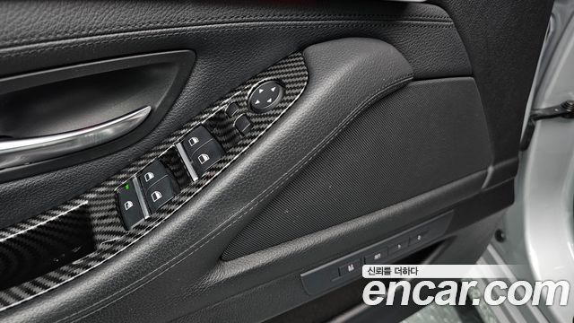 BMW 5 Series (F10) 520d Luxury 2014 — фото 16