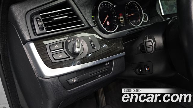 BMW 5 Series (F10) 520d Luxury 2014 — фото 17