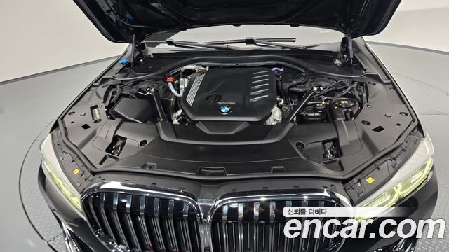 BMW 7 Series (G11) 730d xDrive Design Pure Excellence 2022 — фото 6