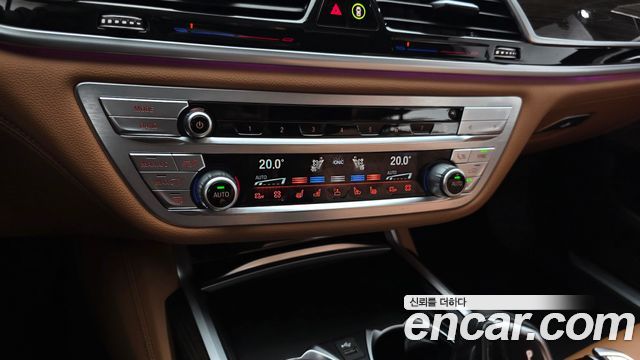 BMW 7 Series (G11) 730d xDrive Design Pure Excellence 2022 — фото 19