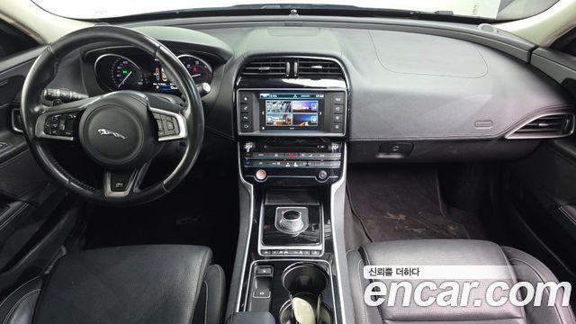 Jaguar XE 20d R-Sport 2016 — фото 7