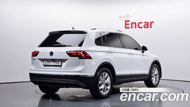 Volkswagen Tiguan (II) 2.0 TDI Premium 2018 — фото 2