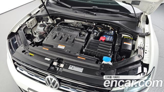 Volkswagen Tiguan (II) 2.0 TDI Premium 2018 — фото 6