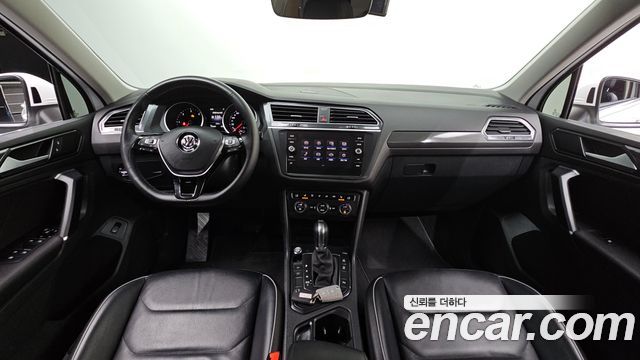 Volkswagen Tiguan (II) 2.0 TDI Premium 2018 — фото 7