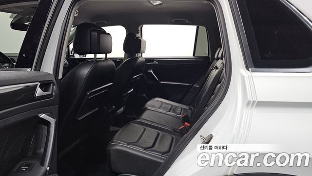 Volkswagen Tiguan (II) 2.0 TDI Premium 2018 — фото 12