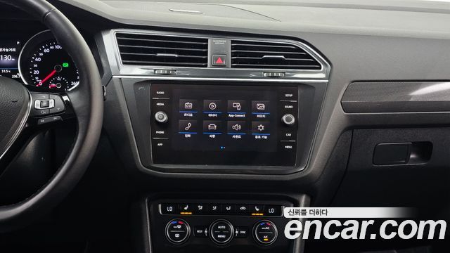 Volkswagen Tiguan (II) 2.0 TDI Premium 2018 — фото 15