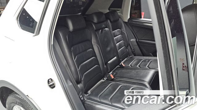 Volkswagen Tiguan (II) 2.0 TDI Premium 2018 — фото 26