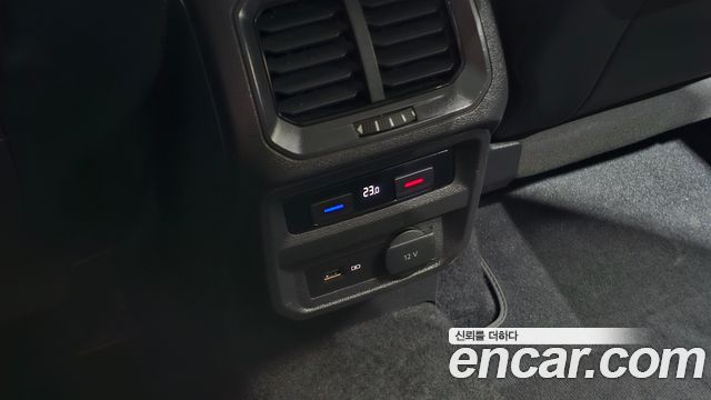 Volkswagen Tiguan (II) 2.0 TDI Premium 2018 — фото 29