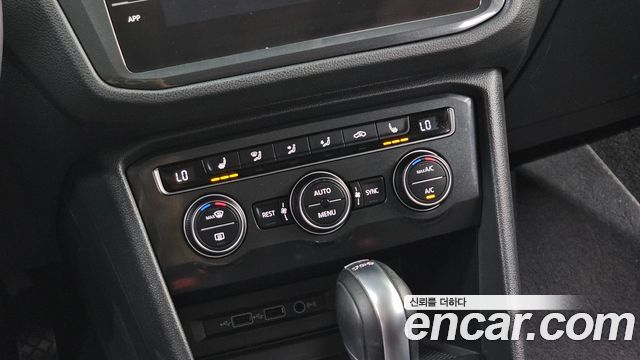 Volkswagen Tiguan (II) 2.0 TDI Premium 2018 — фото 30