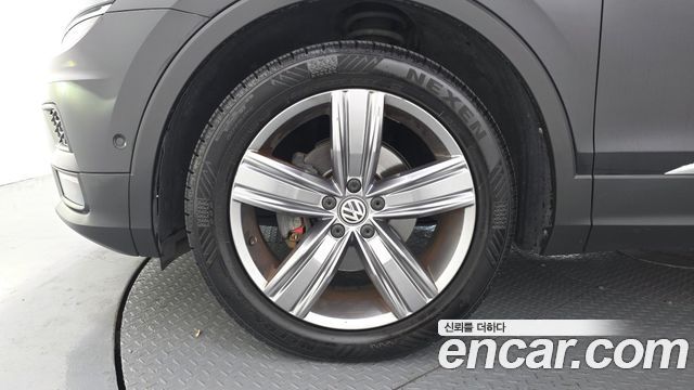 Volkswagen Tiguan (II) 2.0 TDI 4Motion Prestige 2018 — фото 5