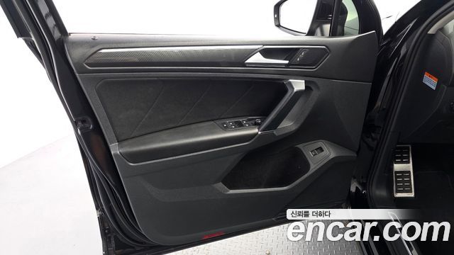 Volkswagen Tiguan (II) 2.0 TDI 4Motion Prestige 2018 — фото 24