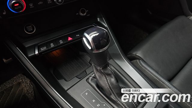 Audi Q3 (F3) 35 TDI Quattro Premium Sportback 2022 — фото 9