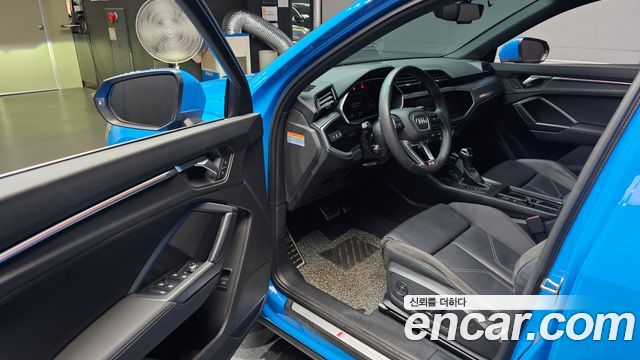 Audi Q3 (F3) 35 TDI Quattro Premium Sportback 2022 — фото 10
