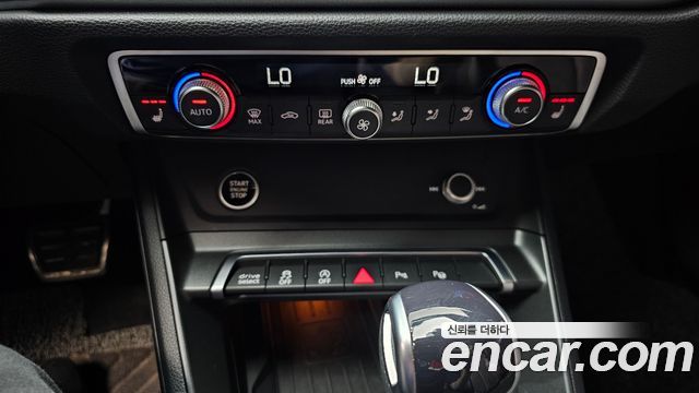Audi Q3 (F3) 35 TDI Quattro Premium Sportback 2022 — фото 21