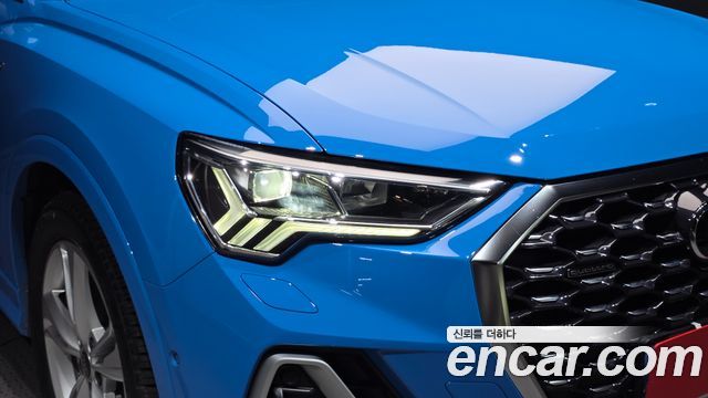 Audi Q3 (F3) 35 TDI Quattro Premium Sportback 2022 — фото 28