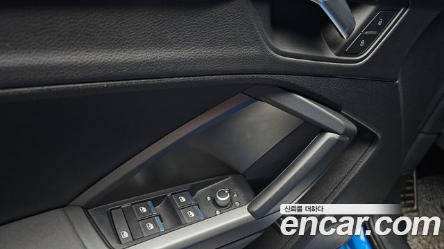 Audi Q3 (F3) 35 TDI Quattro Premium Sportback 2022 — фото 33