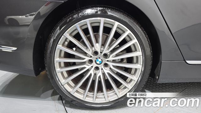 BMW 7 Series (G11) 745e iPerformance Design Pure Excellence 2020 — фото 5