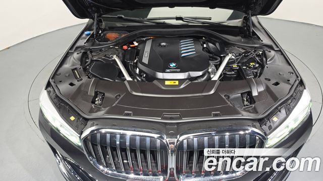 BMW 7 Series (G11) 745e iPerformance Design Pure Excellence 2020 — фото 6