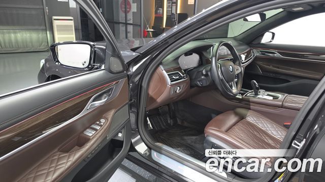 BMW 7 Series (G11) 745e iPerformance Design Pure Excellence 2020 — фото 10