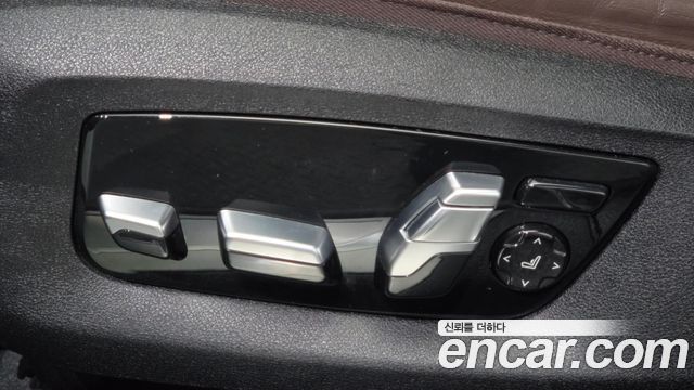 BMW 7 Series (G11) 745e iPerformance Design Pure Excellence 2020 — фото 16
