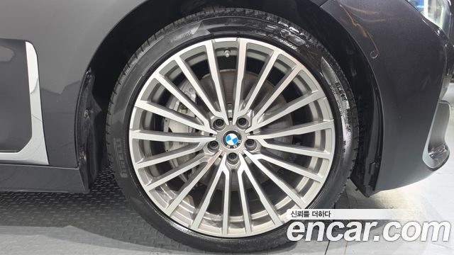BMW 7 Series (G11) 745e iPerformance Design Pure Excellence 2020 — фото 21
