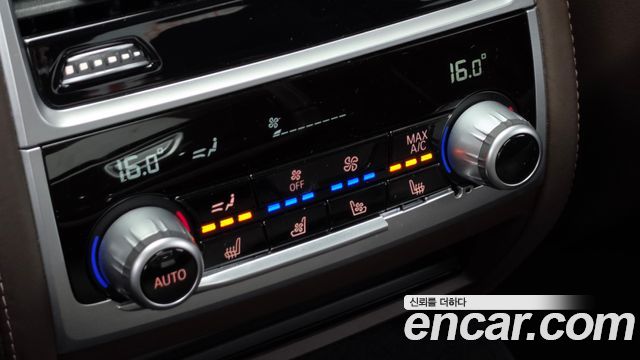BMW 7 Series (G11) 745e iPerformance Design Pure Excellence 2020 — фото 29
