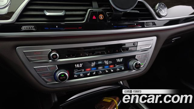 BMW 7 Series (G11) 745e iPerformance Design Pure Excellence 2020 — фото 32