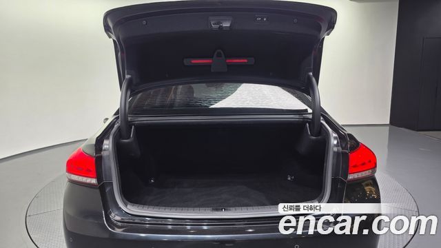 Genesis G80 3.8 GDI Prestige 2018 — фото 20
