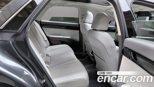 Hyundai Grandeur (GN7) 2,5 Gasoline 2WD Premium 2023 — фото 11
