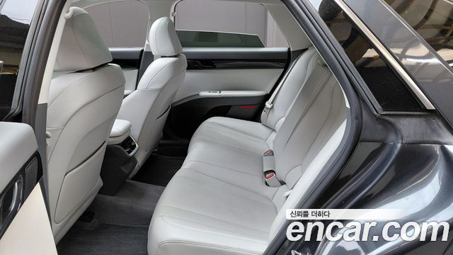 Hyundai Grandeur (GN7) 2,5 Gasoline 2WD Premium 2023 — фото 12