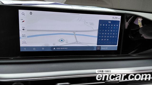 Hyundai Grandeur (GN7) 2,5 Gasoline 2WD Premium 2023 — фото 18