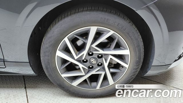 Hyundai Grandeur (GN7) 2,5 Gasoline 2WD Premium 2023 — фото 21