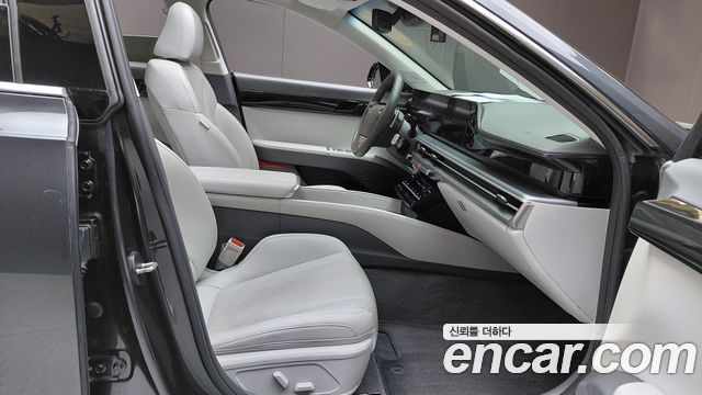 Hyundai Grandeur (GN7) 2,5 Gasoline 2WD Premium 2023 — фото 26