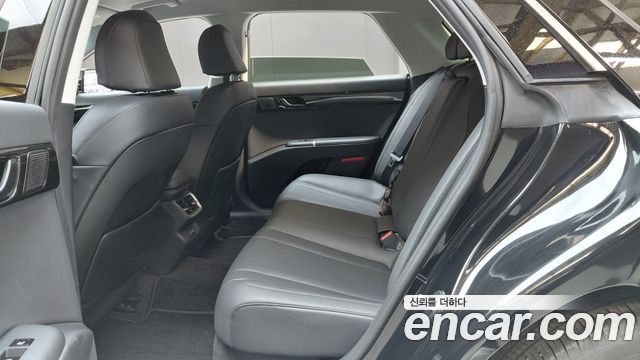 Hyundai Grandeur (GN7) 2,5 Gasoline 2WD Premium 2025 — фото 12
