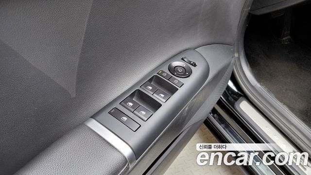 Hyundai Grandeur (GN7) 2,5 Gasoline 2WD Premium 2025 — фото 17