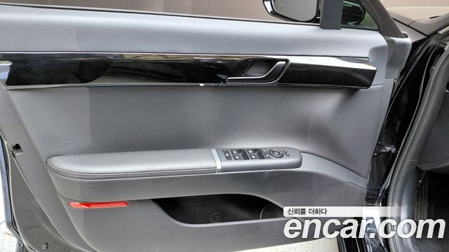 Hyundai Grandeur (GN7) 2,5 Gasoline 2WD Premium 2025 — фото 24