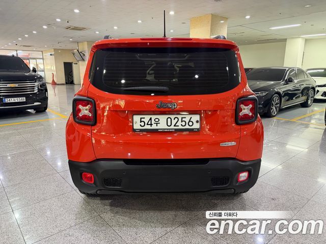 Jeep Renegade 2.4 Longitude 2016 — фото 4