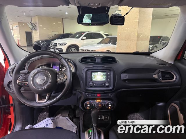 Jeep Renegade 2.4 Longitude 2016 — фото 9