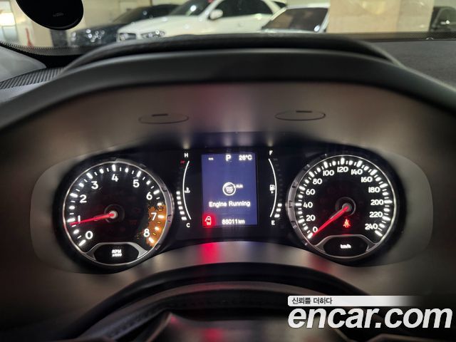 Jeep Renegade 2.4 Longitude 2016 — фото 15
