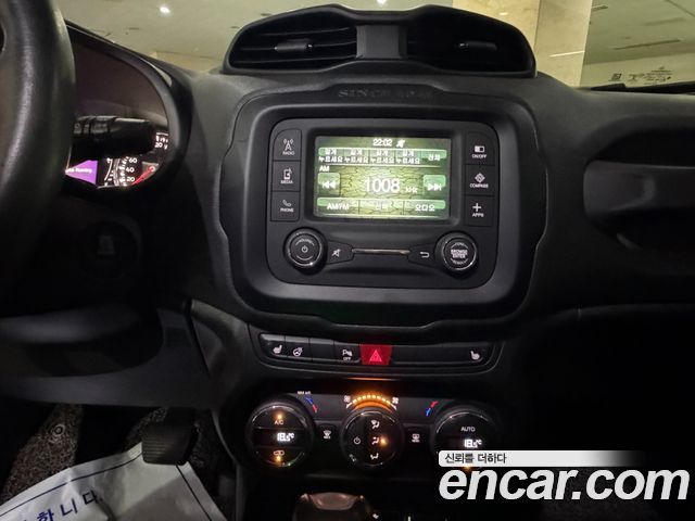 Jeep Renegade 2.4 Longitude 2016 — фото 16