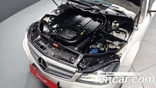 Mercedes-Benz C-Class (W204) C200 CGI Avantgarde Style Package 2013 — фото 6