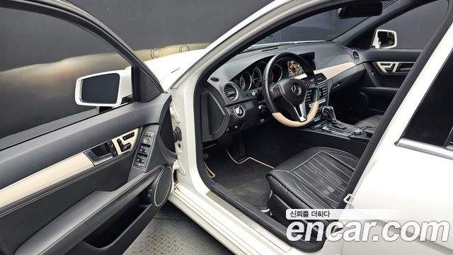 Mercedes-Benz C-Class (W204) C200 CGI Avantgarde Style Package 2013 — фото 10